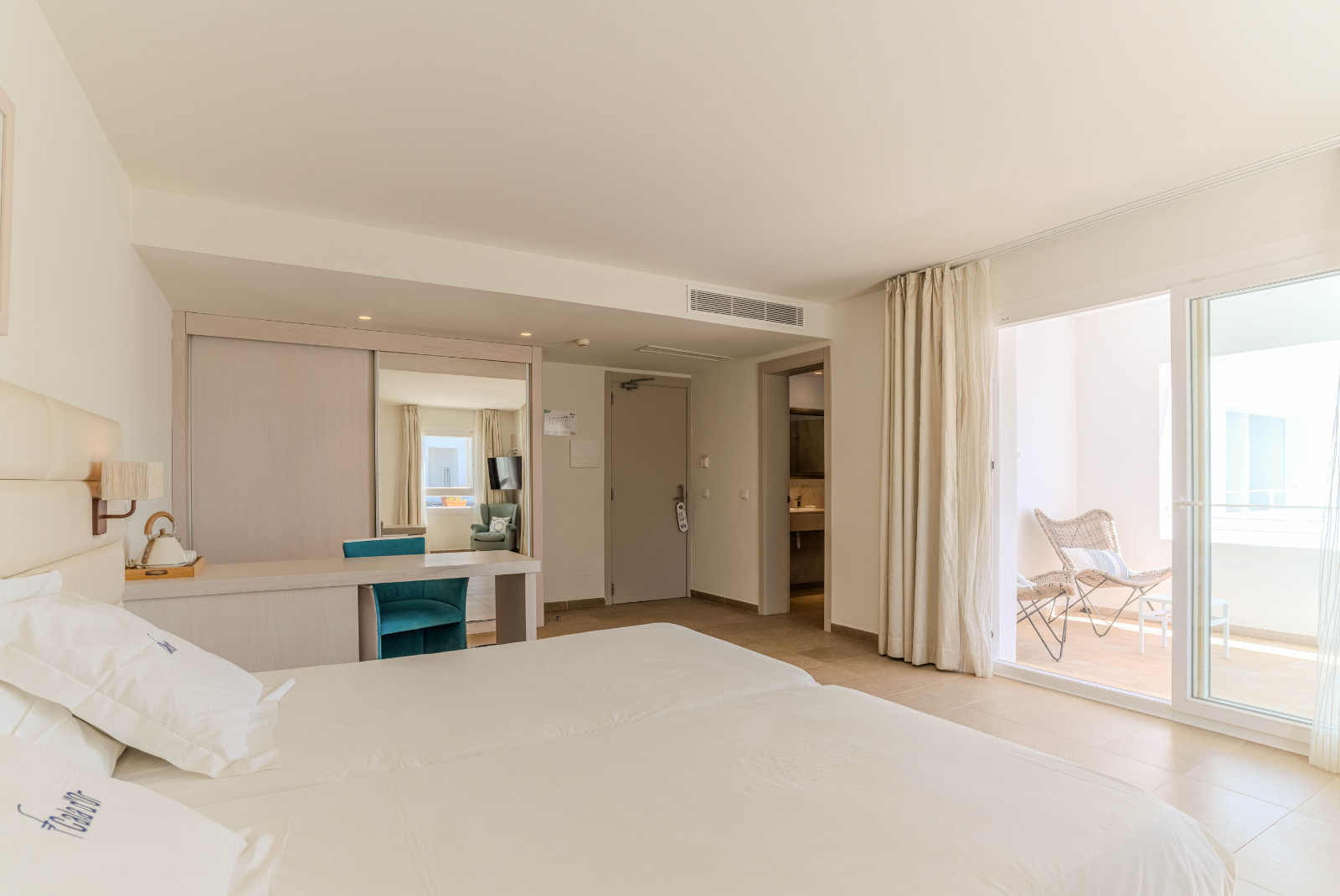 Habitación Doble Vista Jardín - Hotel Cala D'or Habitación Doble Vista Jardín - Hotel Cala D'or